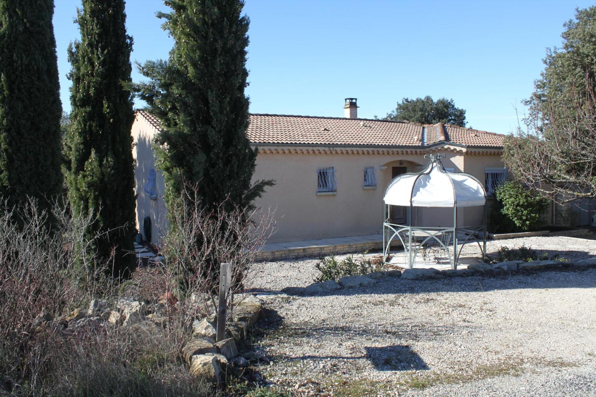 Chambres D'Hotes Des Couleurs Et Des Mots Villeneuve-de-Berg Exterior foto